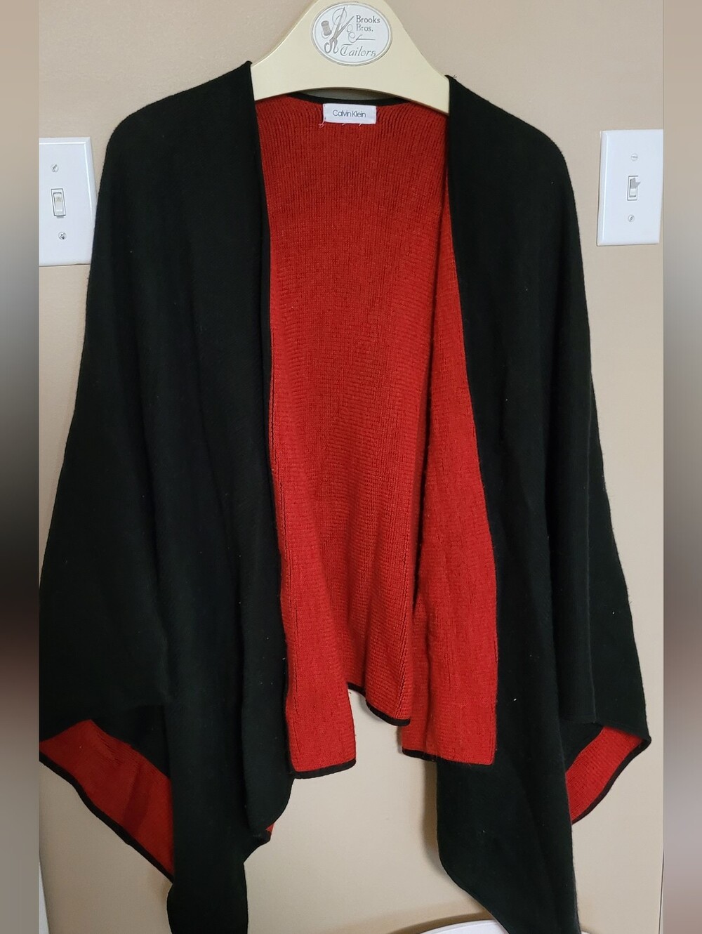 💜2 for $10💜 Bundle and save Black with Red Lined Open-Front Wrap